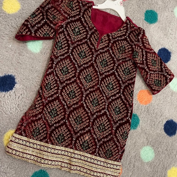 Indian Pakistani girls velvet shirt size 3-4 y - Picture 3 of 3